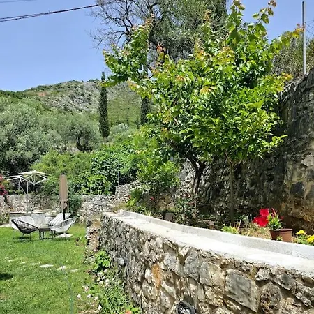 Artik Retreat 3 * Himare